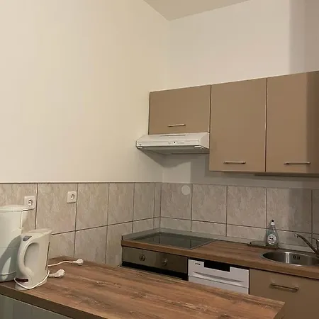 Apartamento Ksenija 3 *