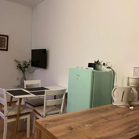 Apartamento Ksenija 3 *